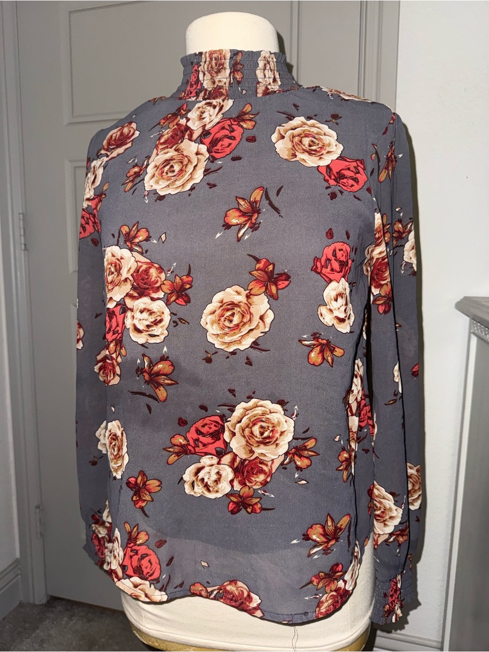 Mock-Neck Floral Blouse in Gray with Rose Print - Picture 2 of 8